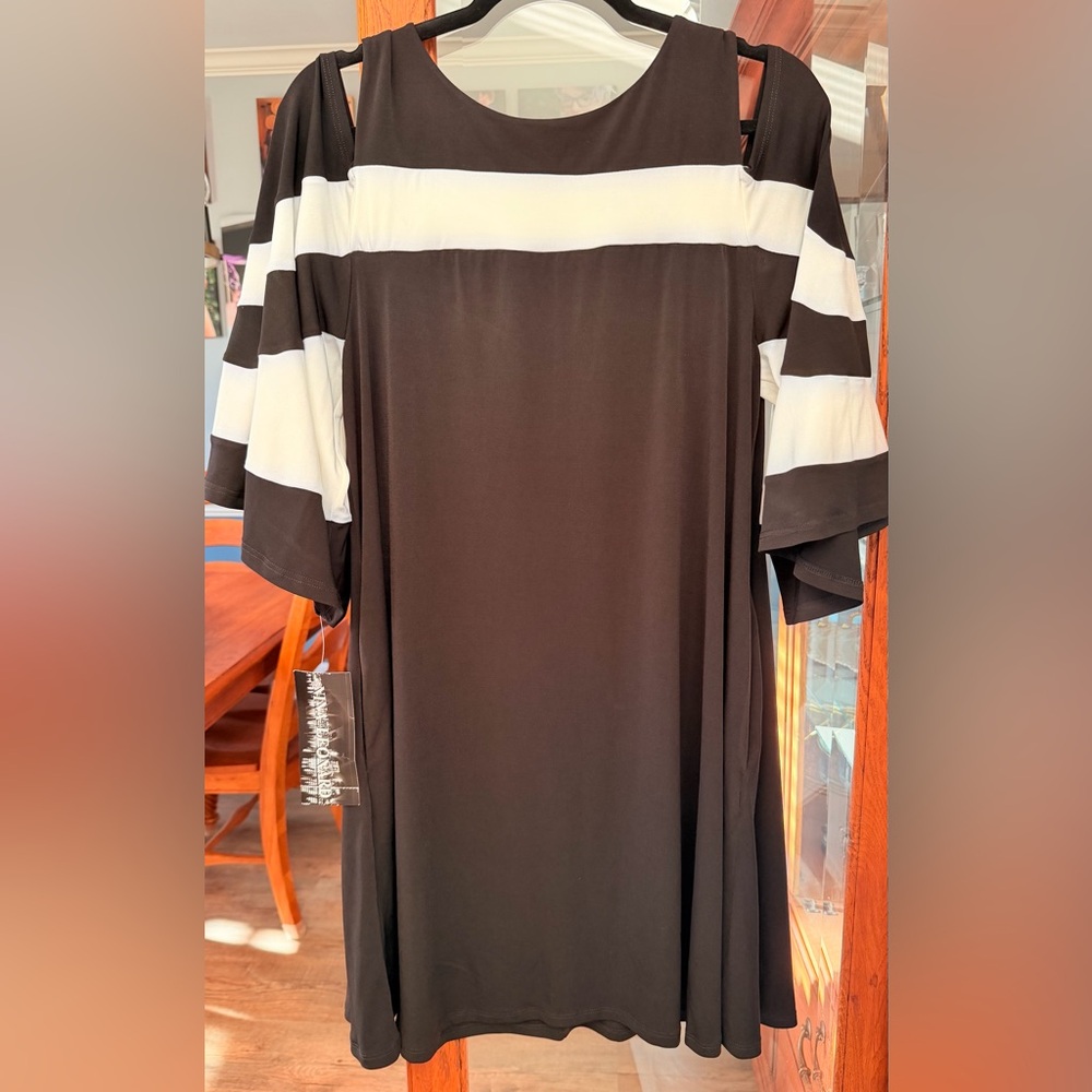 Nina Leonard Black And White Open-Shoulder Statement-Sleeved Dress